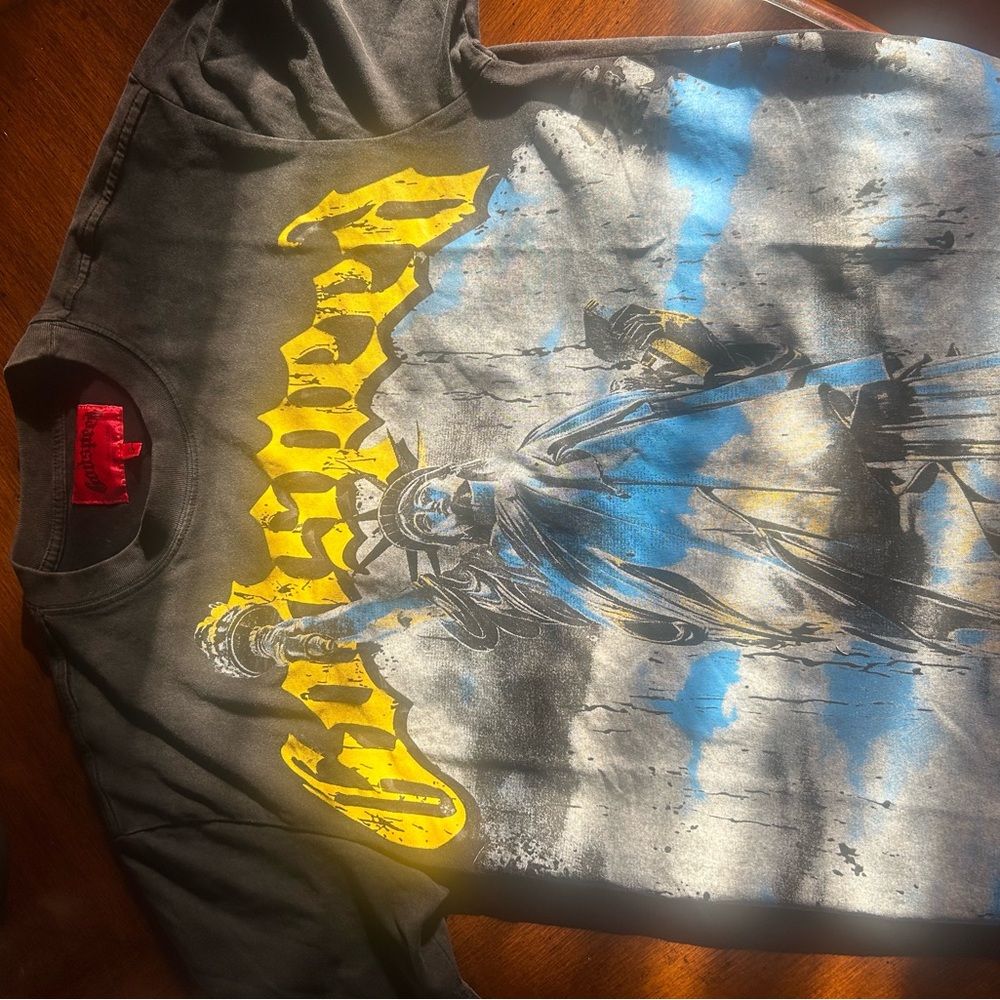 Graphic Tee with Statue Design